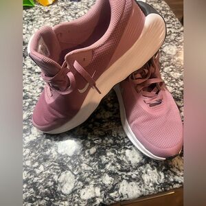 Nike Pink lavender Tennis Shoes Size Women’s 10